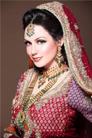 indian bridal makeup with heavy jewelry