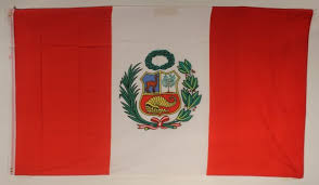 The national coat of arms can be seen in the center. Flagge Fahne Peru Mit Wappen 90x60 Cm Flaggen 90x60cm Sud Und Mittelamerika Flaggen 90x60cm Flaggen Buddel Bini Inh Eda Binikowski E K