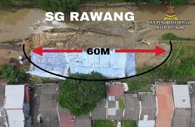 Rawang putra, taman bukit rawang, rawang perdana, taman pelangi, taman tun teja, taman jati ve taman bersatu gibi eski ve rawang'daki ilk toplu konutlar, çoğunlukla lim tan tarafından geliştirilen kuzeyde rawang garden. Tebing Di Taman Bersatu Pula Runtuh Harian Metro