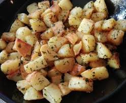 Pommes De Terre Sautees A L Ail Et Au Persil Recette Recettes De Cuisine Recette Pomme Pommes De Terre Sautees