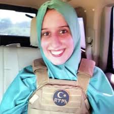 Silvia Romano: Kenya'da kaçırıldıktan 1,5 yıl sonra kurtarılan İtalyan  yardım çalışanına yönelik İslamofobik mesajlara soruşturma