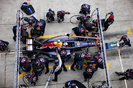 12, 2009, article posted on the nascar insiders website states that a shop employee might only make about $800 a week. How Pit Crews Work In Motorsport Autoevolution