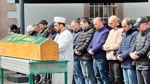 Emekli belediye personelimiz merhum Abdullah Çakan'ı hakkın rahmetine  uğurladık. Allah rahmet eylesin. Sevenlerine ve yakınlarına sabırlar  diliyoruz.