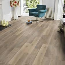 Karndean Kp99 Lime Washed Oak Knight Tile Vinyl Flooring Looks Like Worn Sun Bleached Driftwood A Goo Vinyl Flooring Rustic Hardwood Floors Karndean Flooring
