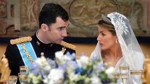 La prensa internacional recuerda lo que faltó en la boda de los reyes Felipe  y Letizia en su 22º aniversario: “Lamentablemente, nos quedamos sin el  beso” - Infobae