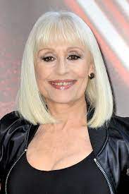 L'amatissima cantante, ballerina e conduttrice televisiva ha lasciato un grandissimo vuoto nel mondo dello spettacolo. Uwoakl1ofxayum