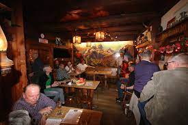 taglich schweizer volksmusik von 20 24 uhr geniesse dazu eine aelpli milch nach klara s rezept ideal zum feiern z b als start in den musik feiern geniessen