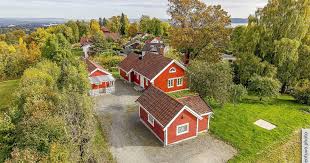 Skaugum gård is situated nearby to sem. Kronprins Haakon Og Mette Marit Selger Hus Pa Skaugum