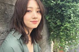 大人女子に似合う ミディアムレイヤー の髪型 ストレートやパーマ 厳選ヘアスタイル集 lamire ラミレ ヘアスタイリング 美髪 レイヤー ミディアム