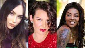 A cirurgia plástica para afinar o rosto, também conhecida como bichectomia, remove pequenas bolsas de gordura acumulada em ambos os lados do rosto, deixando as bochechas menos volumosas, realçando a maça do rosto e afinando o rosto. Saiba Quais Famosos Ja Fizeram Bichectomia