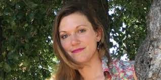 Laura Loggins's Instagram, Twitter & Facebook