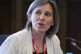 Dedicamos la mañana a debatir sobre #valorización del conocimiento desde la  perspectiva 🇪🇺, con Asunción Fernández Carretero de @EU_ScienceHub, y  sobre la política de #transferencia en 🇪🇸, con la DG Elisa Rivera