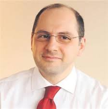 8 kasım 2017 tarihli evrensel gazetesinde paradise papers kayıtlarından albayrak ve ağabeyi de çıktı ve 9 kasım 2017 tarihli paradise. Serhat Albayrak Kimdir Serhat Albayrak Hayati Ve Biyografisi