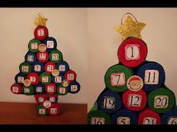 Facile ed tagliate un rettangolo di carta da regalo abbastanza grande per coprire il rotolo di scottex. Calendario Dell Avvento Albero Di Natale Con I Rotoli Di Carta Igienica Youtube