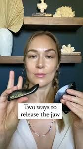 Daisy Astudillo's Instagram, Twitter & Facebook