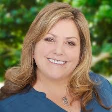 Amy Yunker's Instagram, Twitter & Facebook