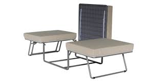 Chaarme progetta e realizza anche una serie di complementi, poltroncine, pouf, lampade, specchiere e tappeti per arredare con stile e. Cerchi Un Letto Di Emergenza Ma Non Vuoi Cambiare Il Divano
