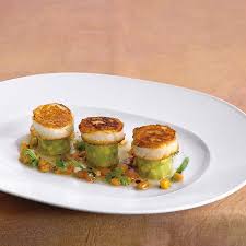 Avocado Tatar Mit Gebratenen Jakobsmuscheln Jakobsmuscheln Rezept Vorspeisen Rezepte Avocado Tatar
