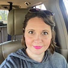 Lesa Willis's Instagram, Twitter & Facebook