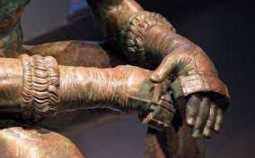 Ο πρωτοσ μονοχειρασ μποξερ στον κοσμο; To Glypto Toy Arxaioy Ellhna Pygmaxoy Stoixeiwnei Akoma Toys 8eates 8emata Arxaiologias Periodiko Eley8erhs Prosbashs