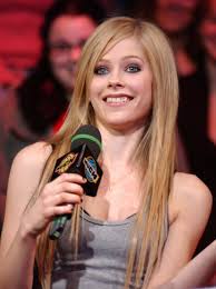 Karlie kloss is naturally a brunette. Avril Lavigne Azerbaijan On Twitter Yours Is Coming Be Natural