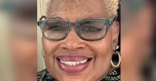 Regina Cottrell's Instagram, Twitter & Facebook