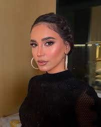 أهلاً بجميلاتنا! اكتشفي ثقتك بالألوان مع اخر الألوان الجديدة! 'سيلين قرين