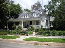 Eddie Murphy S Yellow House In Daddy Day Care Hooked On Houses Daddy Day Care Yellow Houses House