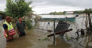 Sebelum ini abe tak lena tidur, mari mimpi pakai jersi baru, siap ada lambang nike. Mangsa Banjir Di Kelantan Terus Meningkat