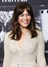 Blow dry this parting to create a gentle c curve to create the curtain bangs effect. Copy Mandy Moore S Curtain Fringe With Zero Commitment Beauty Crew