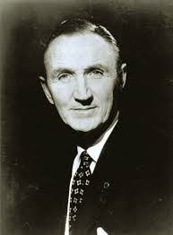 Douglas Mcglothlin's Instagram, Twitter & Facebook