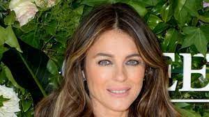 In the 1990s, hurley became known as the girlfriend of hugh grant. Elizabeth Hurley Unfassbar Dieses Bikini Bild Bringt Die Fans Zum Staunen News De