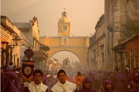 Descubre la belleza de guatemala, un tesoro que guarda numerosísimos vestigios de las civilizaciones precolombinas que allí habitaron, en particular, la cultura maya. Semana Santa Holy Week In Antigua Guatemala Maximo Nivel
