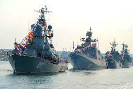День вмф россии — дань чести и славы военным морякам всех поколений, их матерям и жёнам, их близким, выдержавшим боль разлуки и тоску ожиданий. V Den Vmf Korabli Chernomorskogo Flota V Sevastopole Otkroyut Dlya Poseshenij