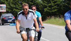 Președintele a venit cu bicicleta la evenimentul organizat în parcul herăstrău. Foto Klaus Iohannis La Plimbare Cu Bicicleta Unde Au Fost Surprinse Imaginile Digi24