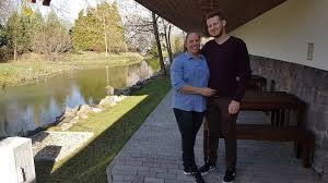Márton anita bejelentette, hogy gyermeket vár, de naponta jár edzeni, és jövőre indulna a tokiói olimpián az olimpiai bronzérmes, világbajnoki ezüstérmes, fedett pályás világbajnok magyar súlylökő és férje, tajti zsolt februárra várják első gyermeküket. Marton Anita Minden Sikerevel Bekescsabat Reprezentalja Bcsac Hu