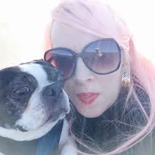 Lisa Pallas's Instagram, Twitter & Facebook