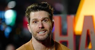 Celebrity in Joel Dommett costume revealed