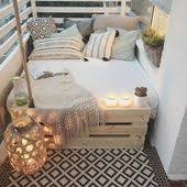 Diy Lounge Bed For The Balcony Paint Pallets White With The Right Paint Balcony In 2020 Apartment Balcony Decorating Small Apartment Decorating Balcony Decor
