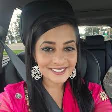 Sofia Cummings's Instagram, Twitter & Facebook