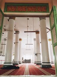 Masjid abidin) is terengganu's old state royal mosque built by sultan zainal abidin ii between 1793 and 1808. Tranung On Twitter Masjid Abidin A K A Masjid Putih Kuala Terengganu