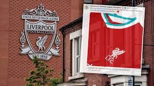Sehen sie alle klassischen trikots von liverpool fc im football kit archive. Blaue Streifen Und Nike Mit Diesem Trikot Wollen Liverpool Und Klopp Den Premier League Titel Verteidigen Sportbuzzer De