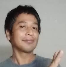 Why can you see the moon during the day but not the sun?