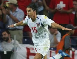 Với cú đúp ghi được vào lưới đt pháp, ronaldo đã sở hữu cho riêng mình 5 bàn thắng ở giải đấu hấp dẫn nhất. Vua Pha LÆ°á»i Euro Qua Cac Ká»³ Giáº£i