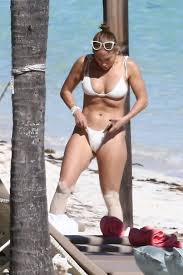 Shakira & jennifer lópez halftime show full super bowl 2020. Jennifer Lopez The Fappening Leaked Photos 2015 2021