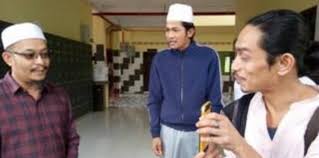 Kuliah ustaz kazim elias bertajuk marah tabiat anak adam www.kuliahtube.com. Iqram Dinzly Punya Pemikiran Yang Halus Datuk Ustaz Kazim Elias