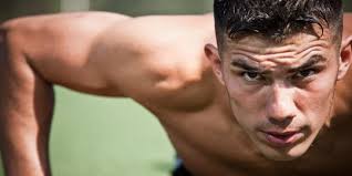 5 Cara Membentuk Otot Dada Pria Agar Atletis