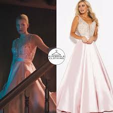 The Cw Riverdale Fashion Betty Cooper Outfits Riverdale Fashion Dresses