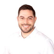 Alexander Almendares's Instagram, Twitter & Facebook