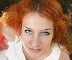 Hairstyles For Women With Big Noses 7 Flattering Looks Lovetoknow Haircuts For Big Noses Big Nose Beauty Big Noses